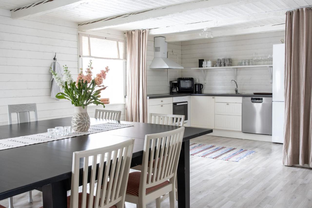 Bergs Gard & Hallsvikens Gard Vasterljung Экстерьер фото