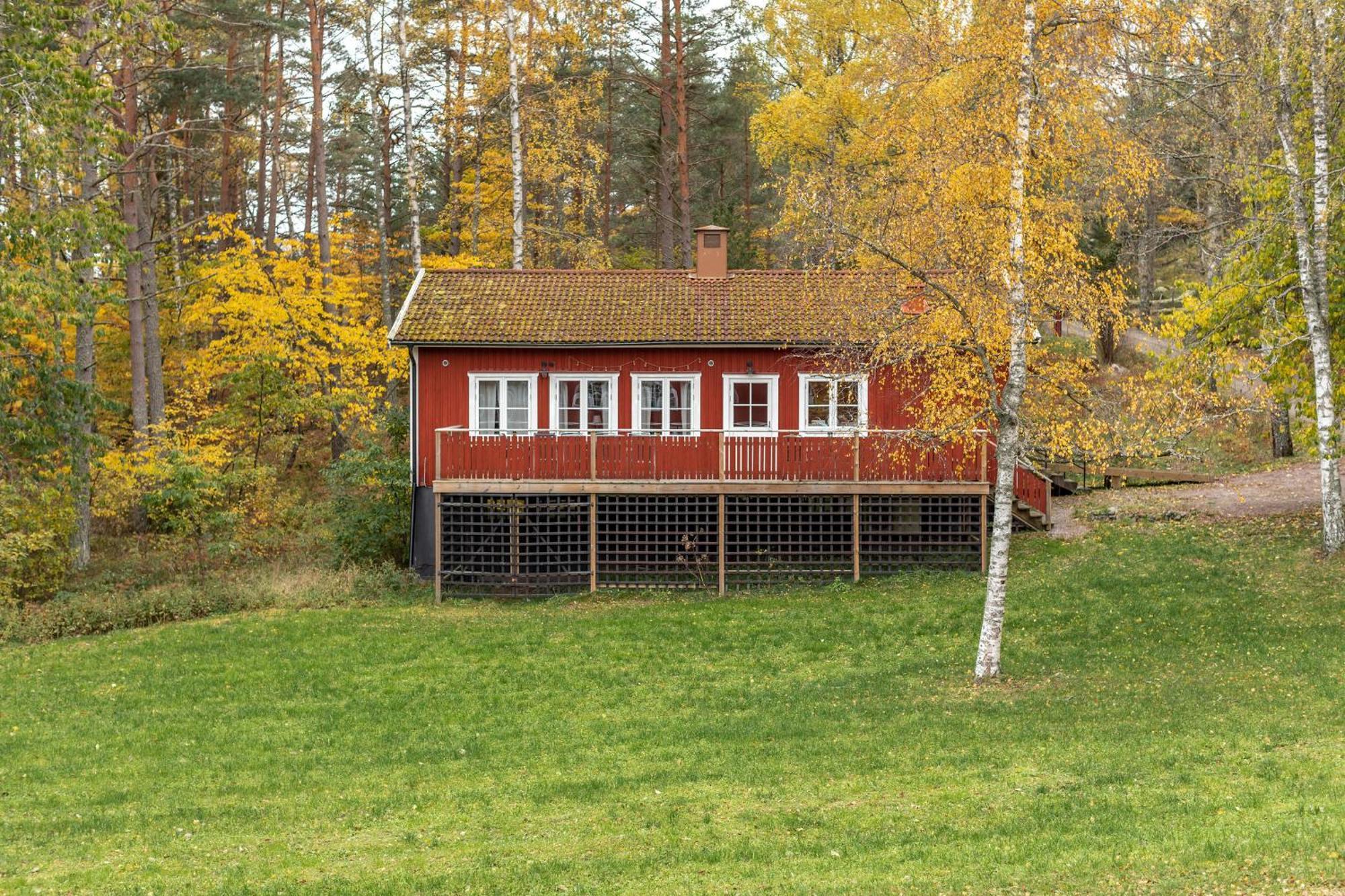 Bergs Gard & Hallsvikens Gard Vasterljung Экстерьер фото